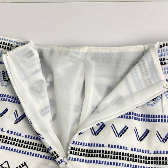 White House Black Market Aztec Pattern Embroidered Pencil Skirt Size 8 - Picture 4 of 8